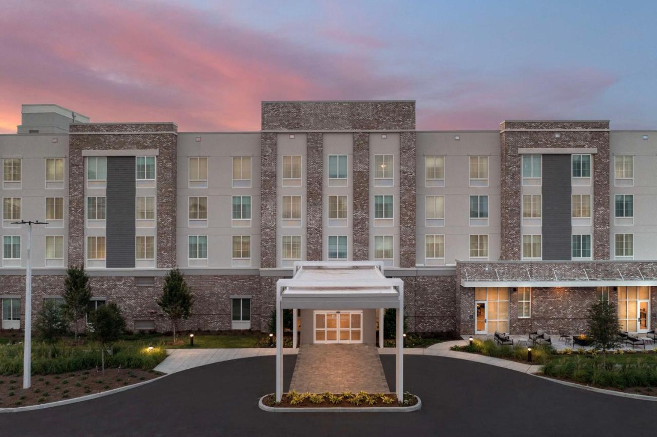Hilton Garden Inn Pensacola Downtown Екстериор снимка