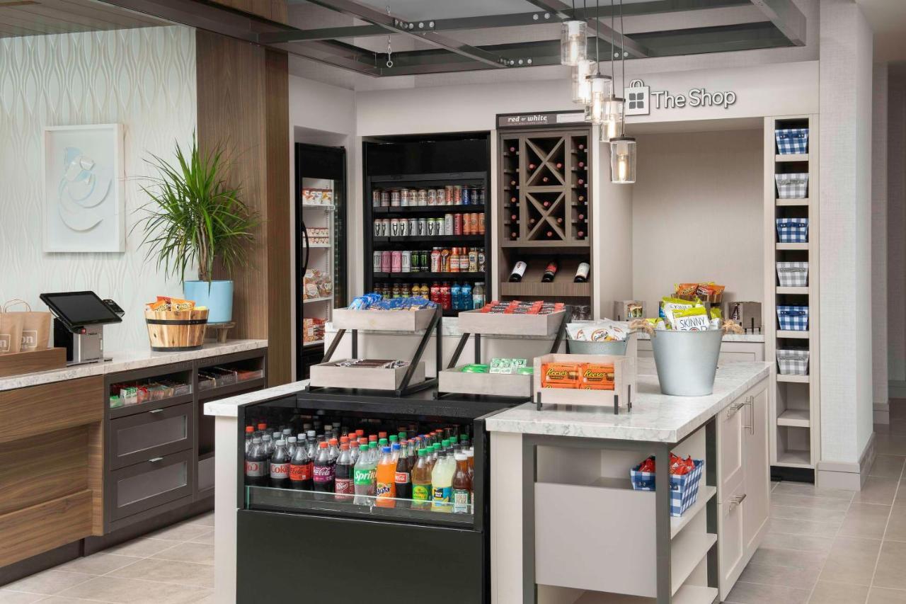 Hilton Garden Inn Pensacola Downtown Екстериор снимка
