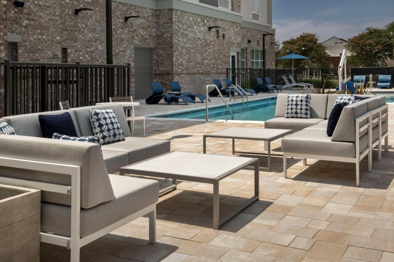 Hilton Garden Inn Pensacola Downtown Екстериор снимка