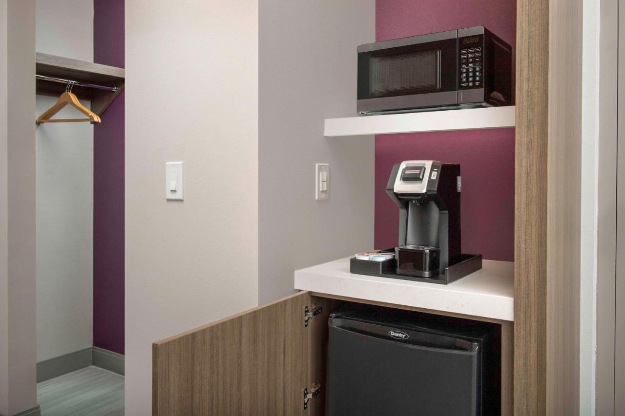 Hilton Garden Inn Pensacola Downtown Екстериор снимка