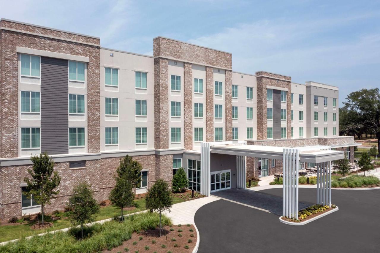 Hilton Garden Inn Pensacola Downtown Екстериор снимка