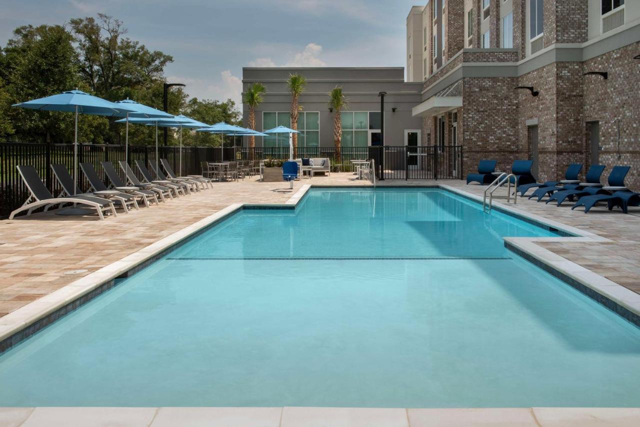 Hilton Garden Inn Pensacola Downtown Екстериор снимка