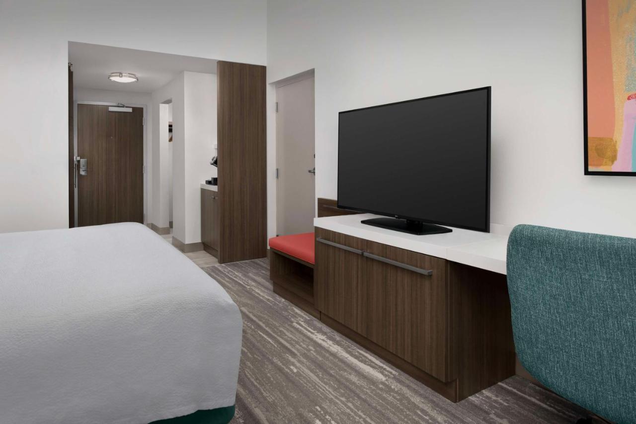 Hilton Garden Inn Pensacola Downtown Екстериор снимка