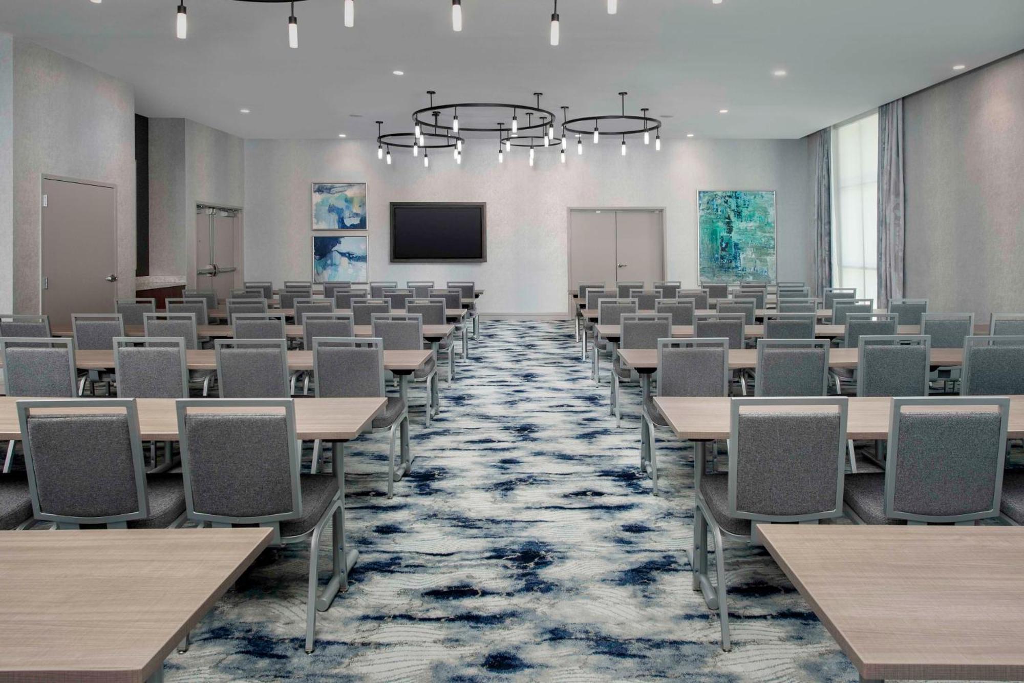 Hilton Garden Inn Pensacola Downtown Екстериор снимка